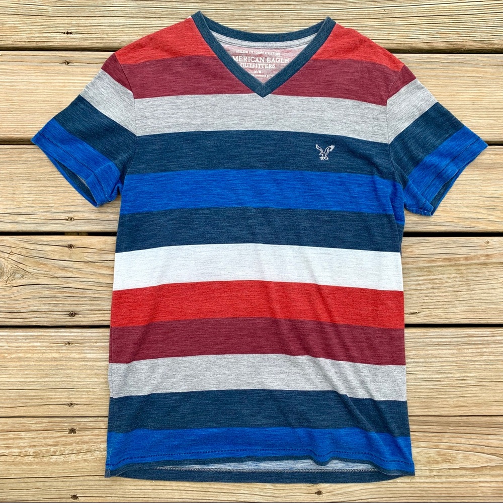 American Eagle V-neck
